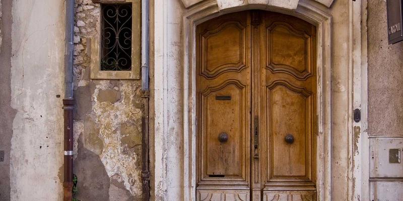 青岛西荣智能制造公共服务平台：赋能企业升级的工业解决方案与机电设备专家