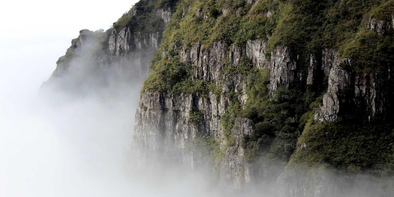 青岛西荣重型矿山机械齿轮箱可靠性提升策略：驱动工业解决方案的核心动力